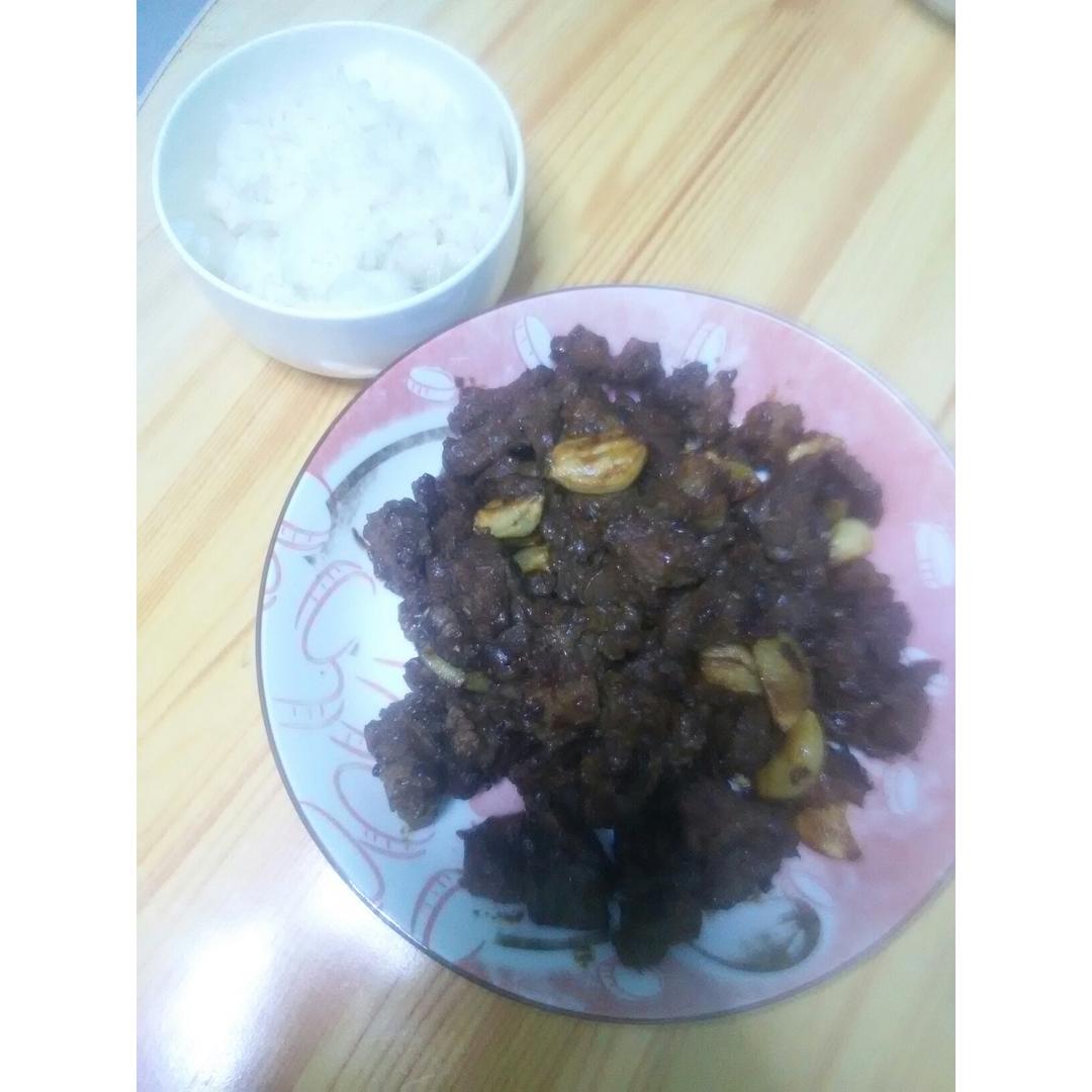 黑蒜子牛肉粒