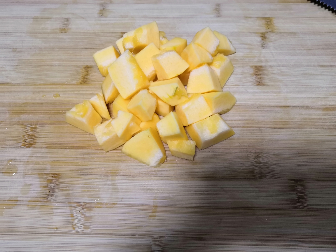 好侍西趣奶炖南瓜浓汤的做法 步骤1