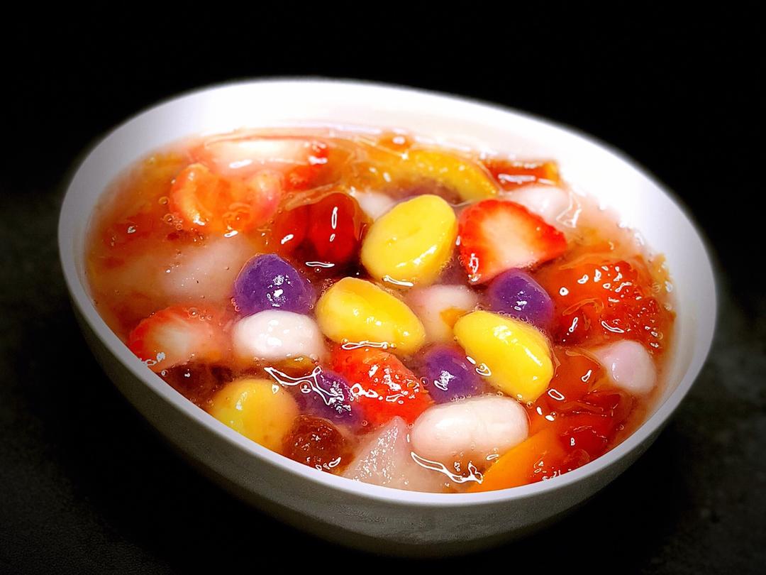 鹏妈在奔跑做的桃胶芋圆水果羹