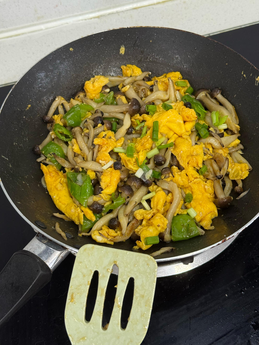 蟹味菇炒蛋