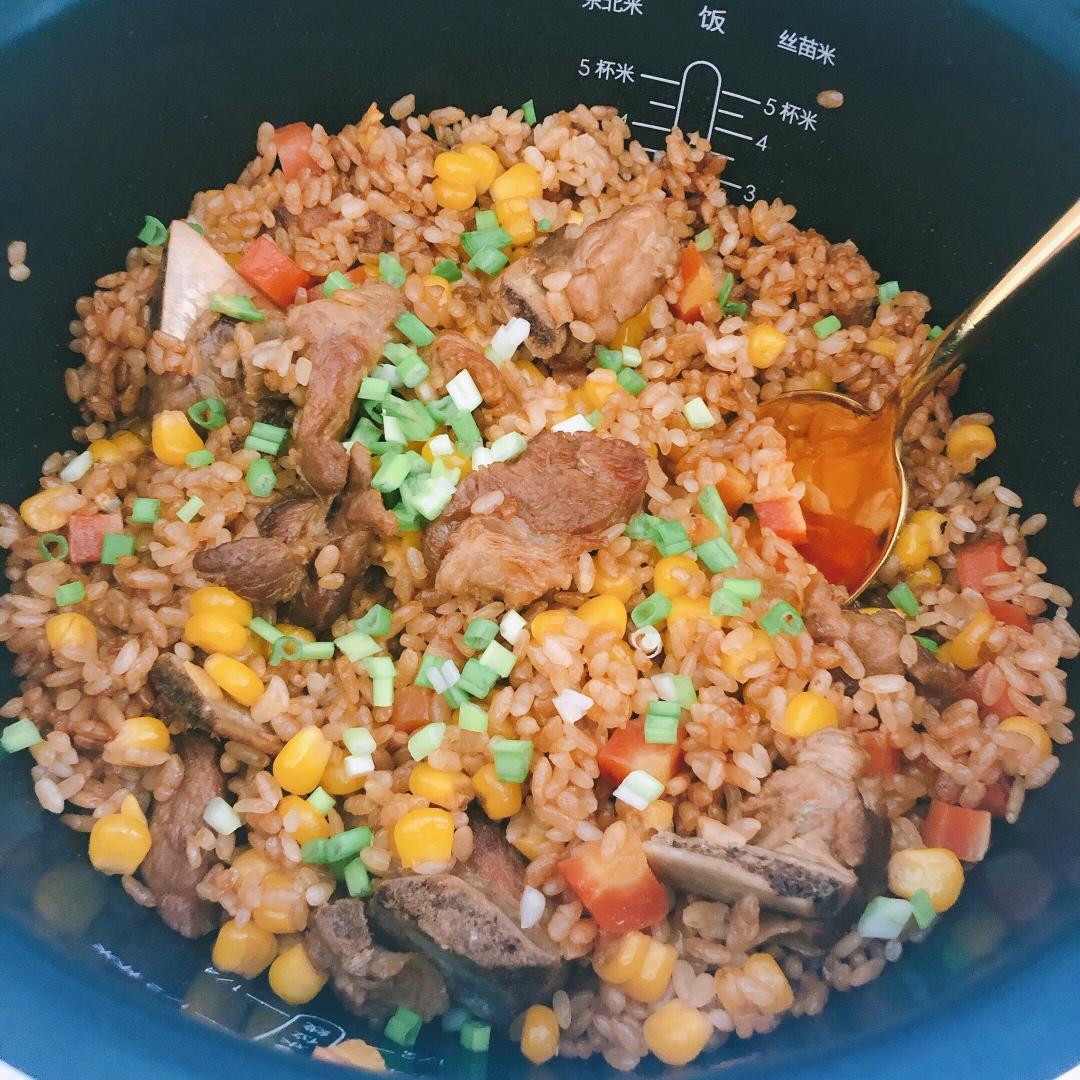 【排骨焖饭】
