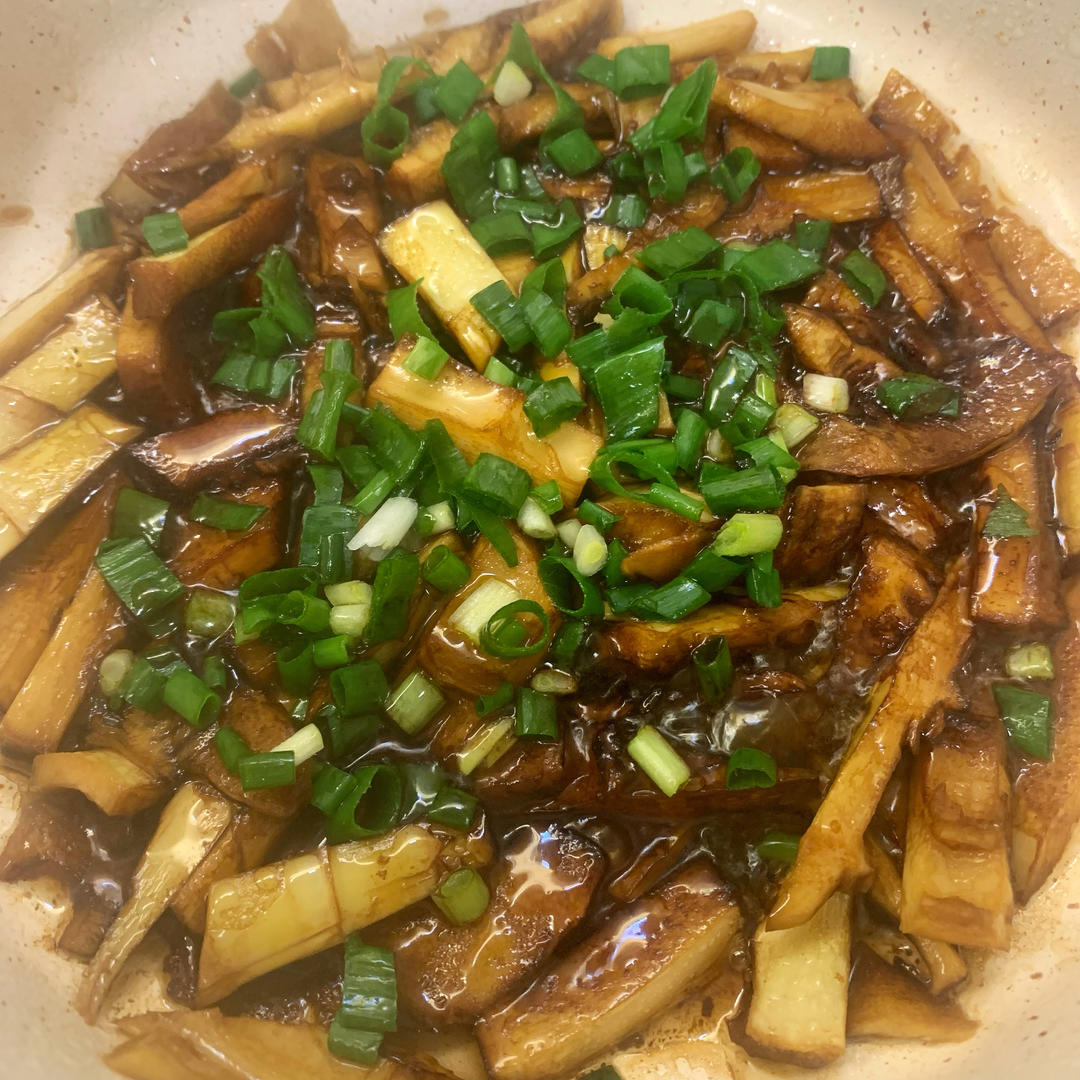 鲜美好吃的油焖笋