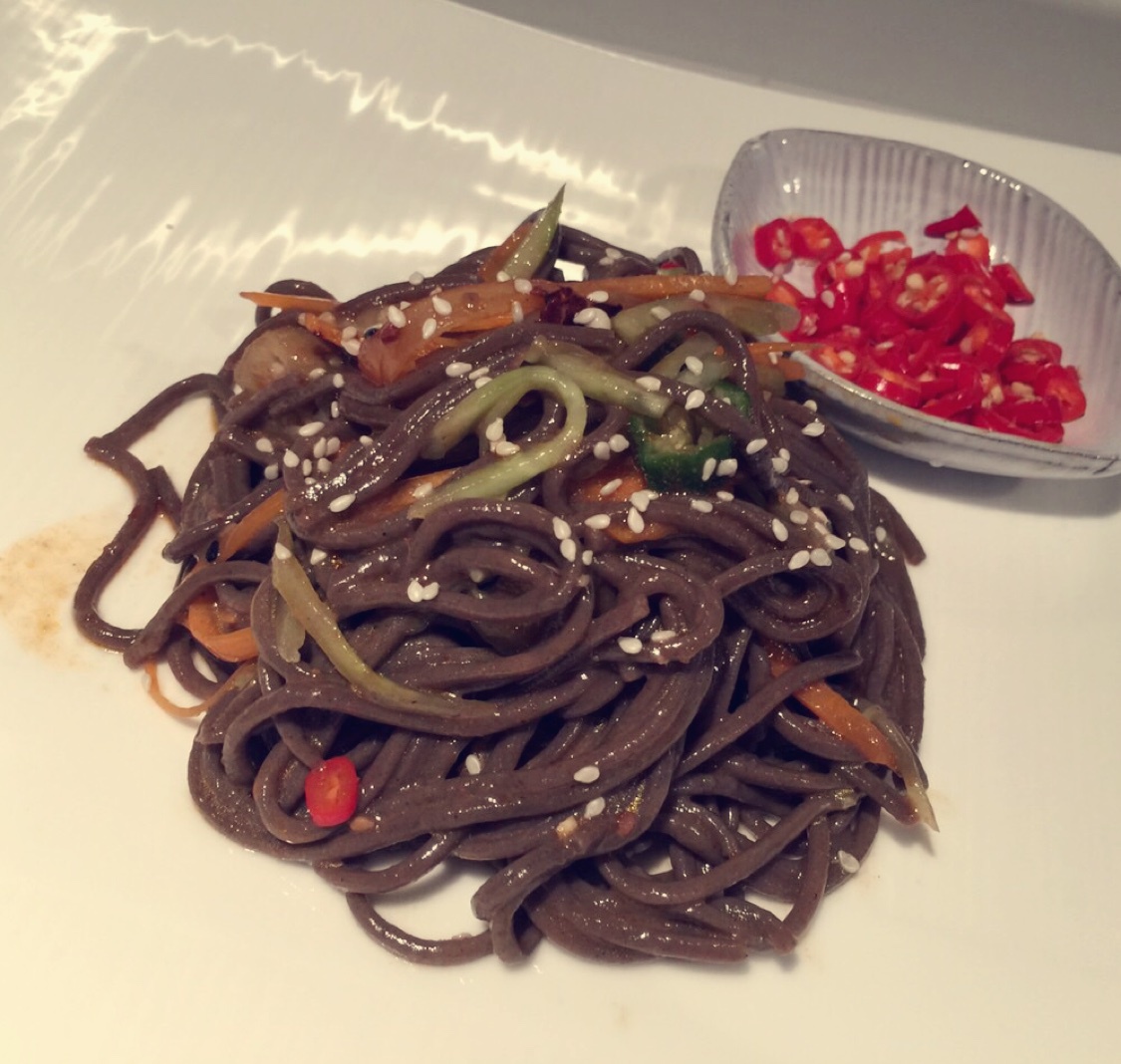 酸辣荞麦面