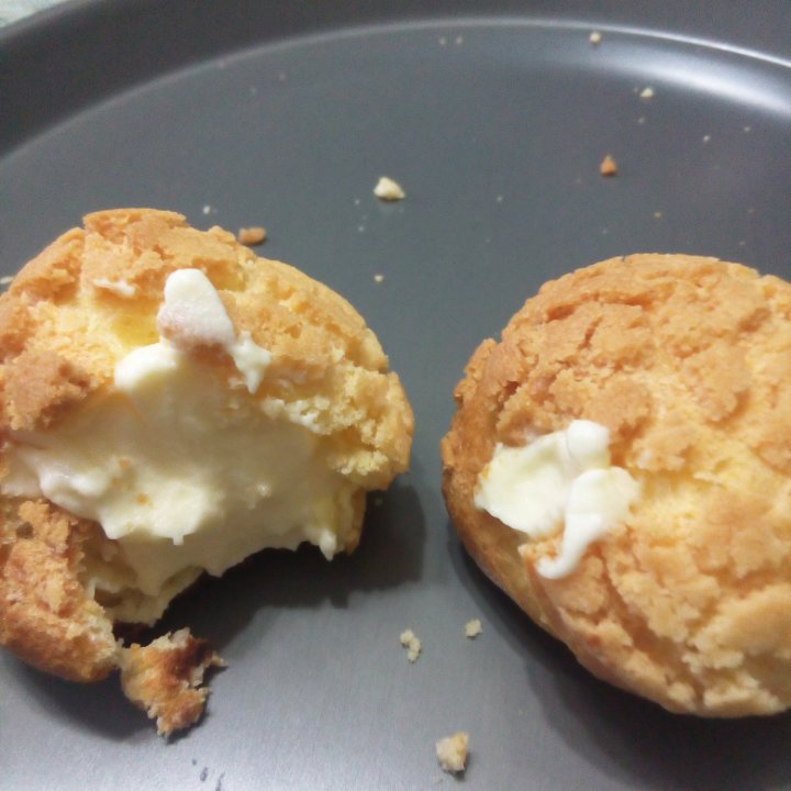 酥皮奶油泡芙--#皮黑森林#