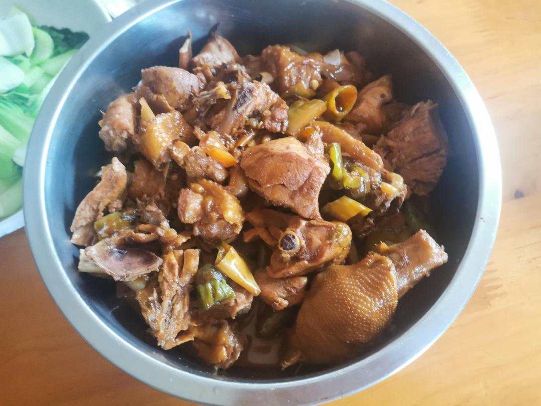 红烧三黄鸡(简单做法，做出来大概就这个样)
