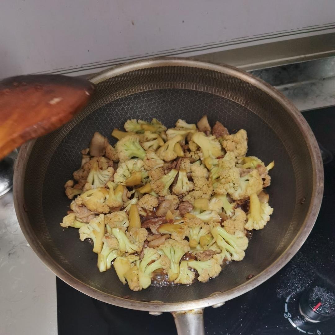 家常花菜炒肉