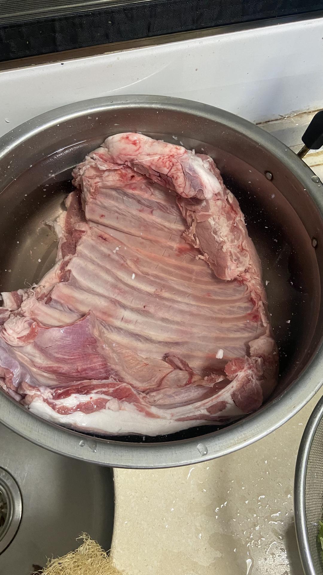 烤箱版烤羊排的做法 步骤1