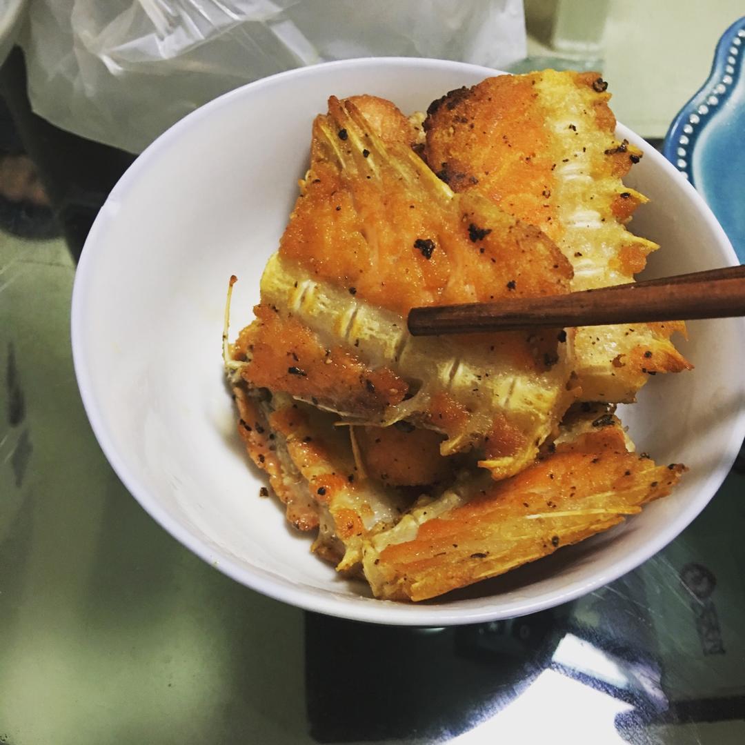 黑胡椒煎三文鱼排