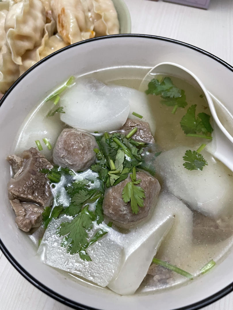 清炖萝卜牛腩汤（铸铁锅版）