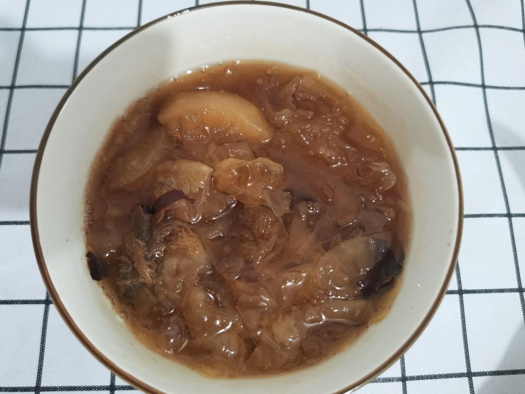冰糖银耳梨汤
