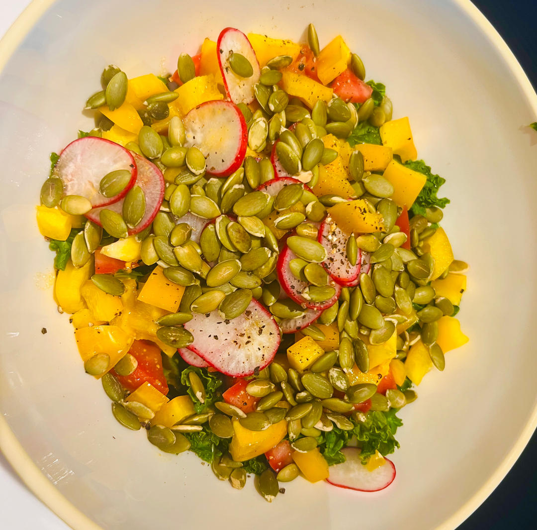 好吃的羽衣甘蓝沙拉