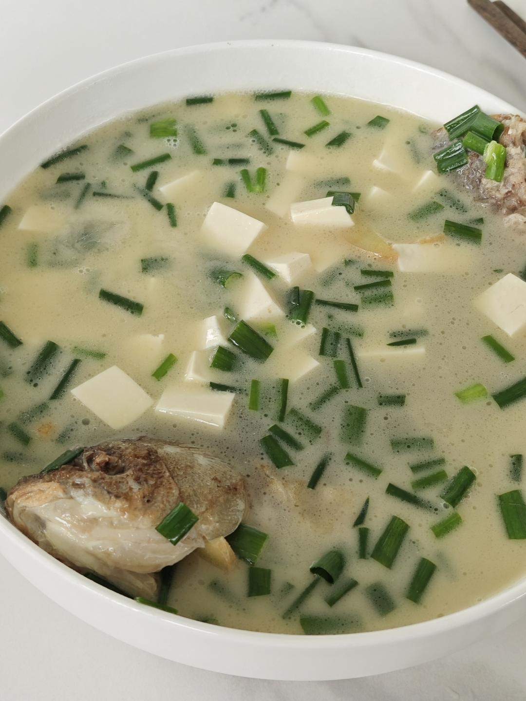 奶白鲫鱼豆腐汤|一条鱼最后的温柔
