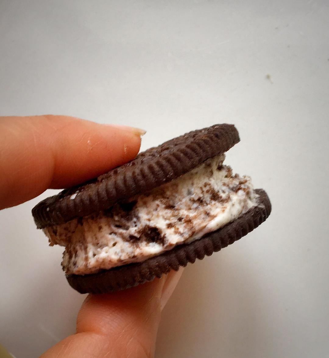 奥利奥冰淇淋三明治