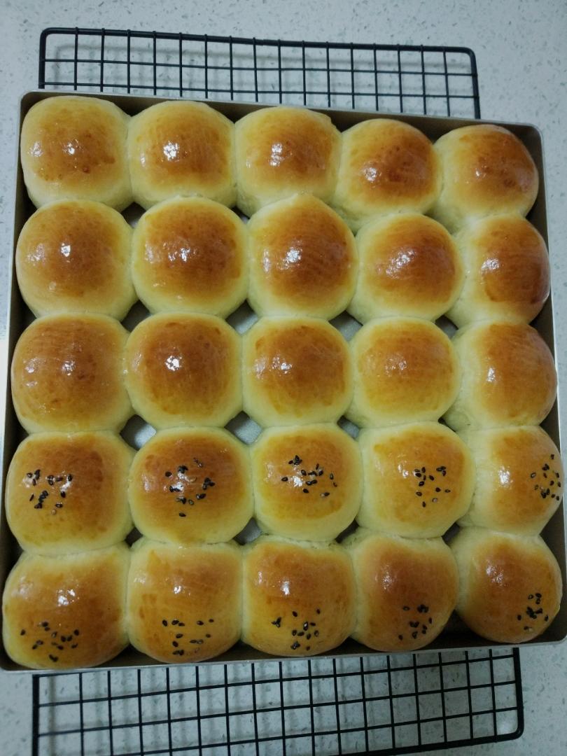 普通面粉做的柔软小餐包