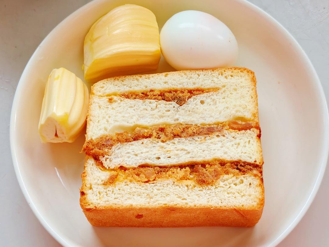 咸蛋黄芝士肉松吐司