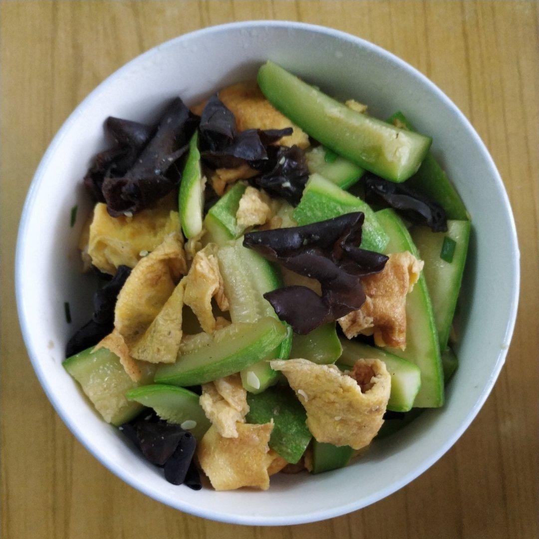 只需生抽的素菜•佛手瓜木耳