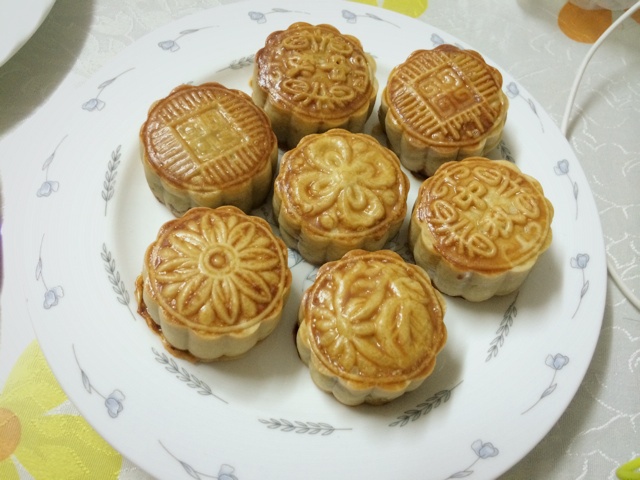 广式月饼——蛋黄莲蓉月饼