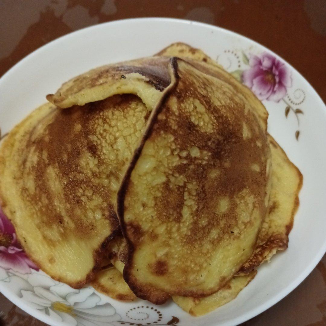 1盒酸奶2个鸡蛋，上锅一烙，真香！孩子一次吃5个！