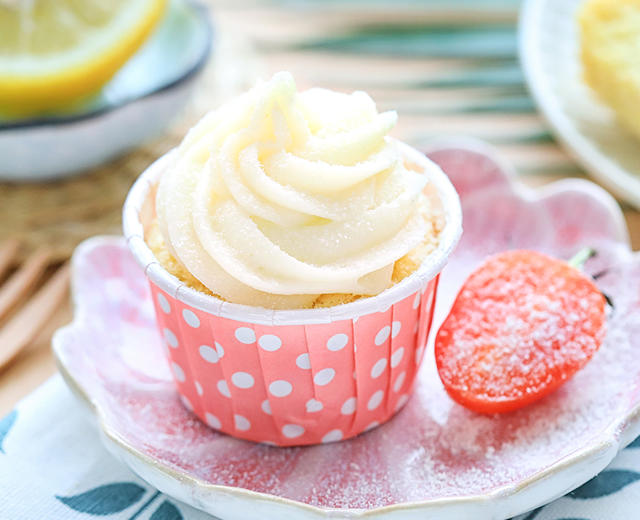 香蕉纸杯蛋糕的做法