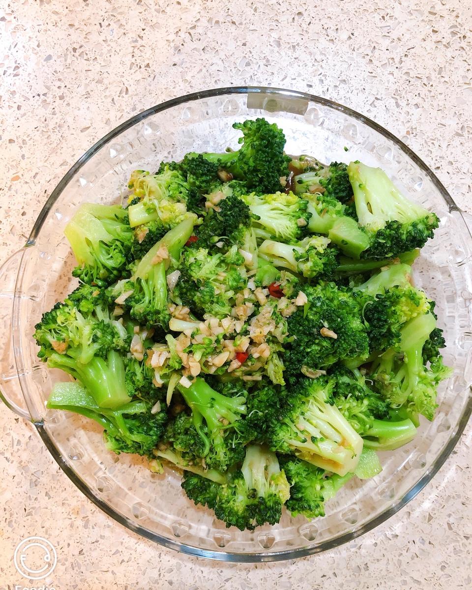 凉拌西兰花-辣的