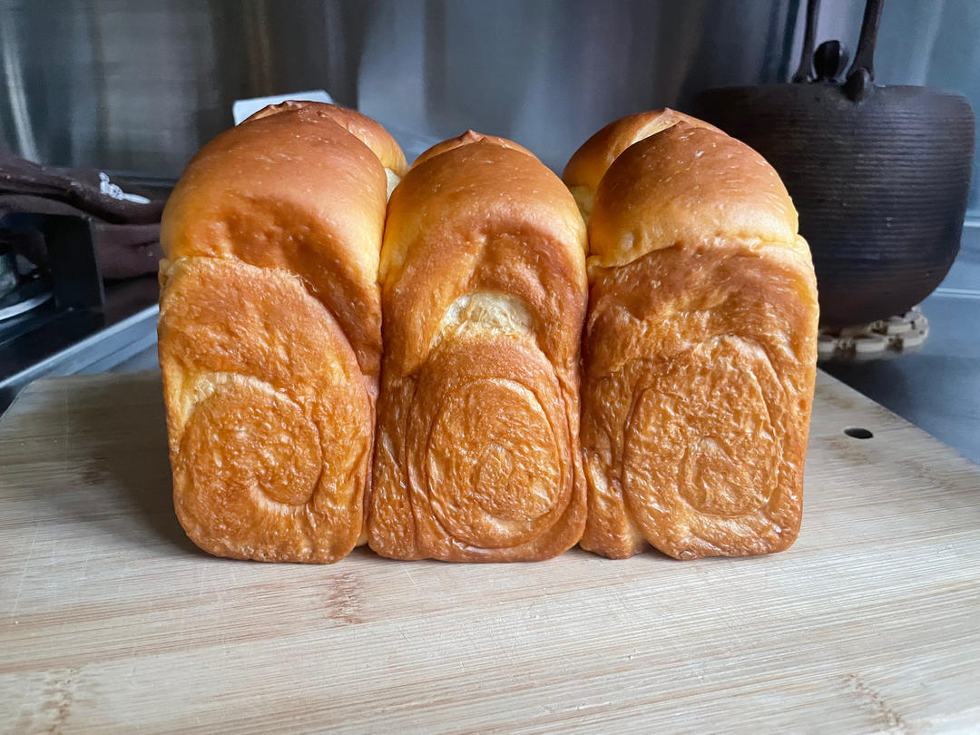 鲜奶液种超熟吐司