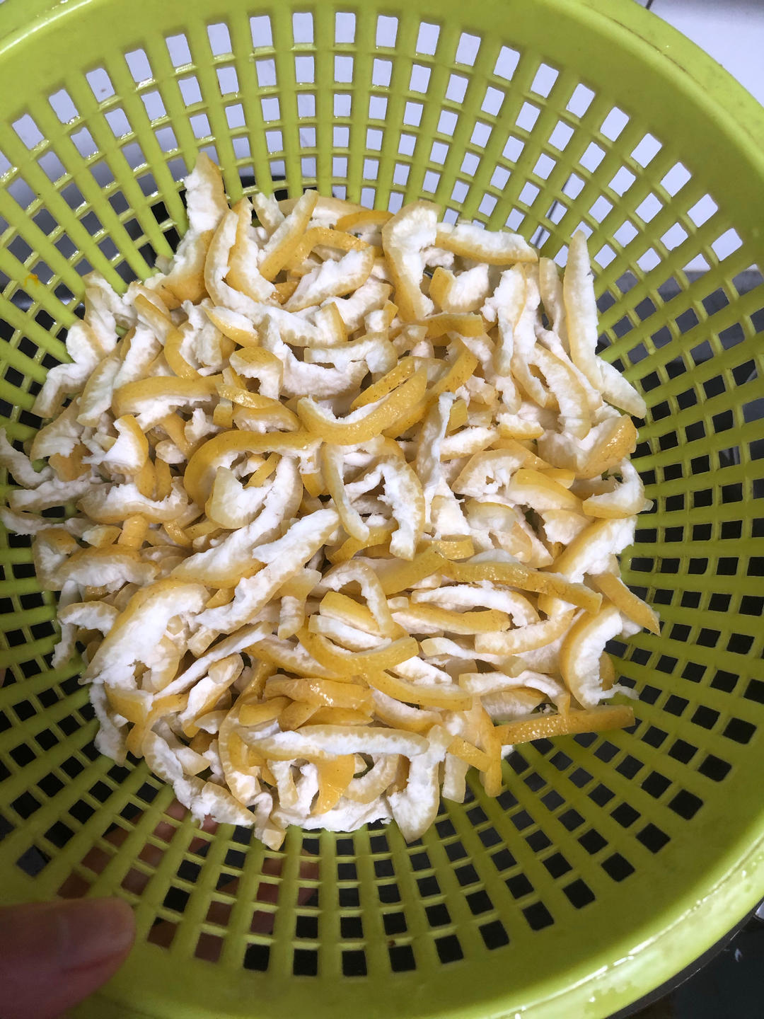 除柚子皮的苦味，制柚子糖