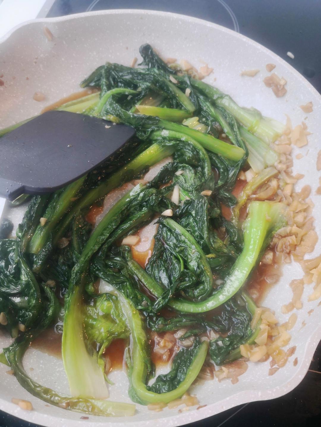 蒜蓉耗油清炒油麦菜，减脂快手菜，宝宝超爱，傻瓜步骤，屡试不爽，好吃且下饭，鲜香爽口！！