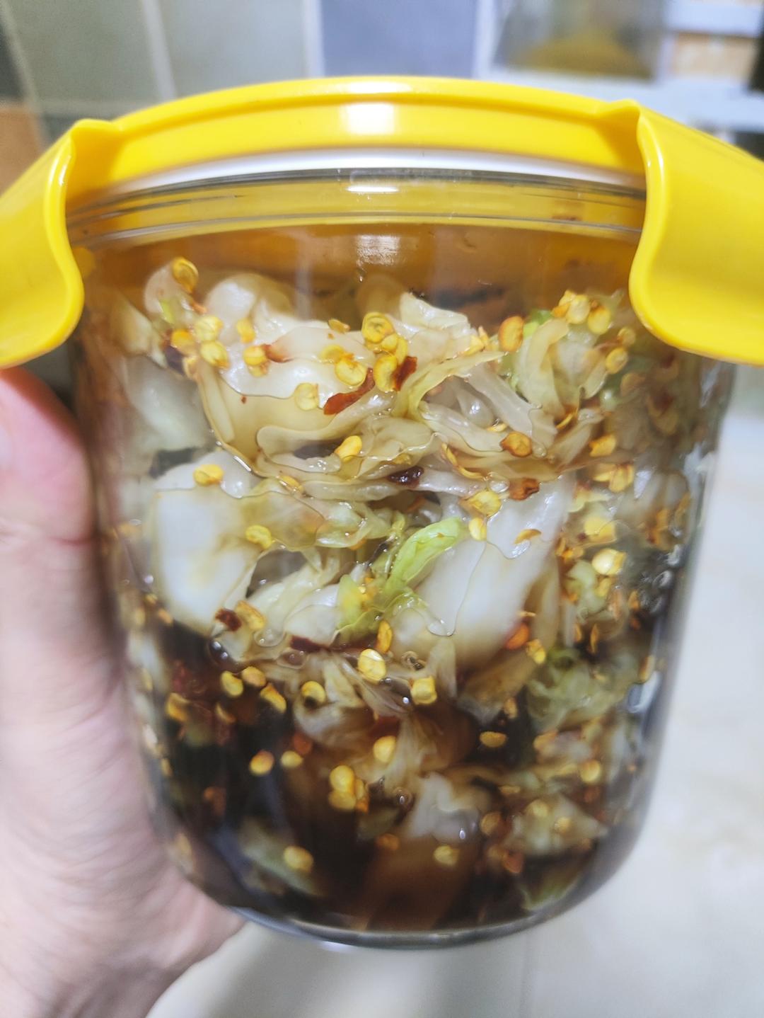 吃朝鲜面必备的泡菜，一想到就流口水