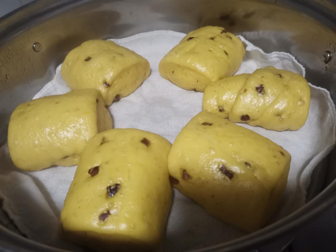 不加一滴水，松软香甜的南瓜馒头