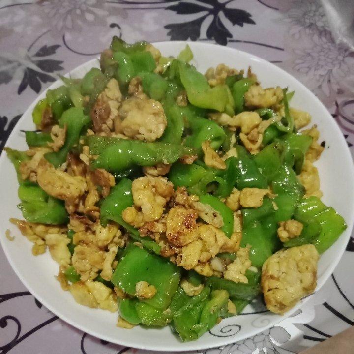 厨师长教你：“青椒炒鸡蛋”的家常做法 ,非常下饭