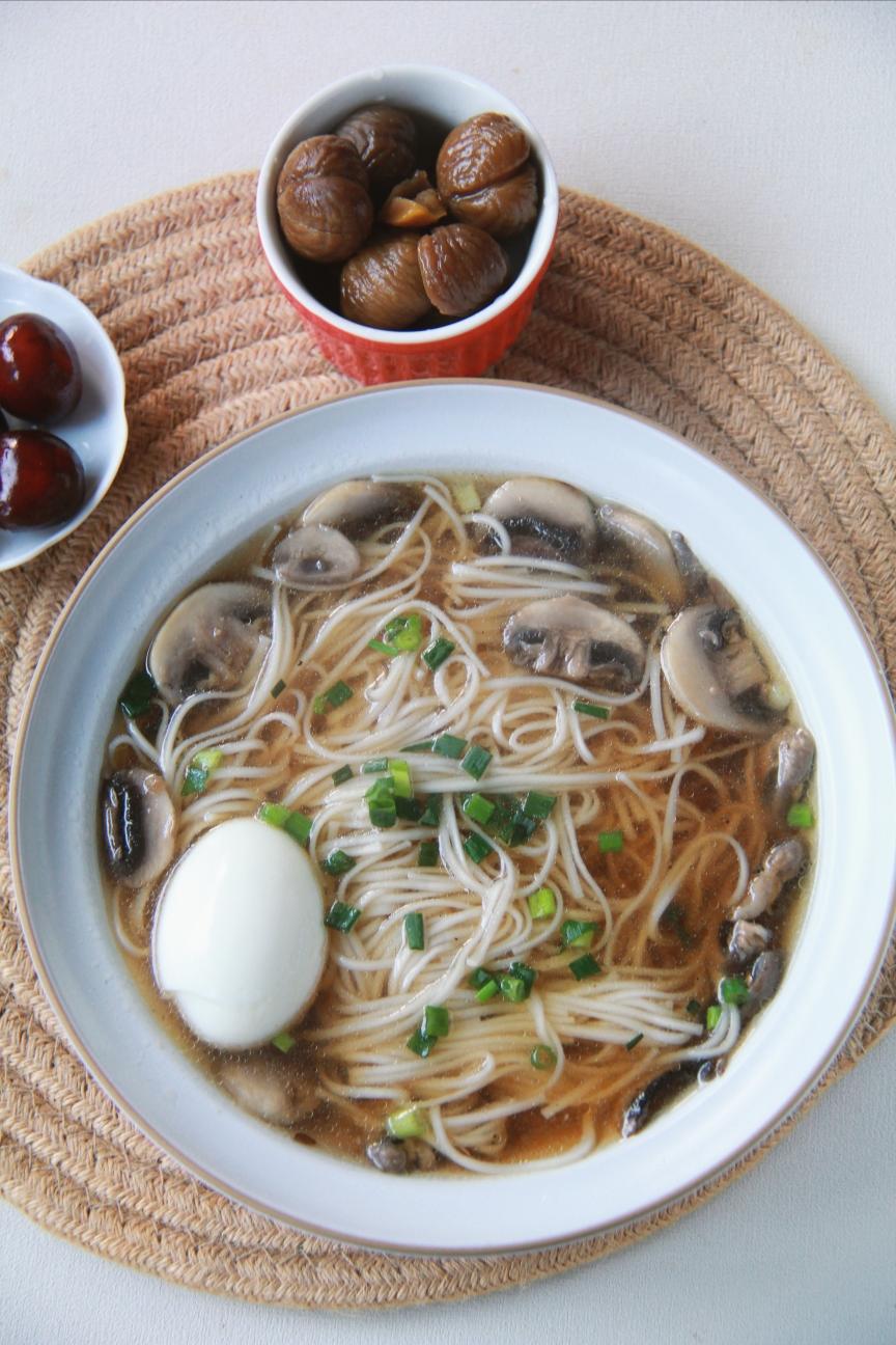 口蘑清汤面