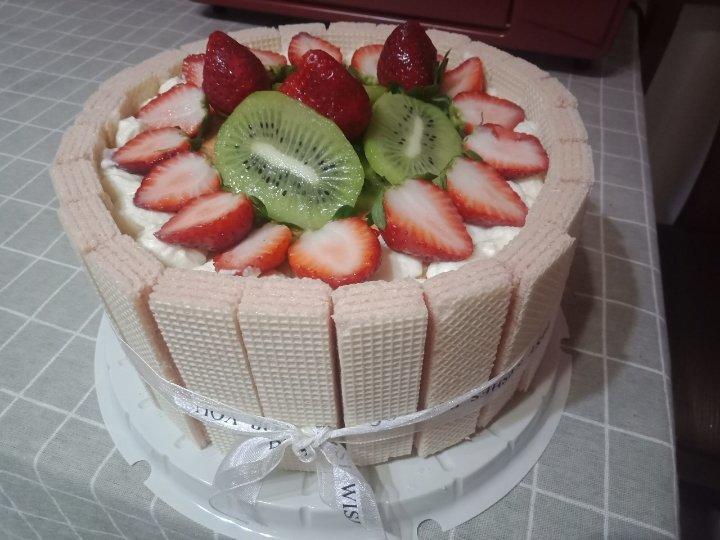 生日蛋糕教程【威化饼干围边】