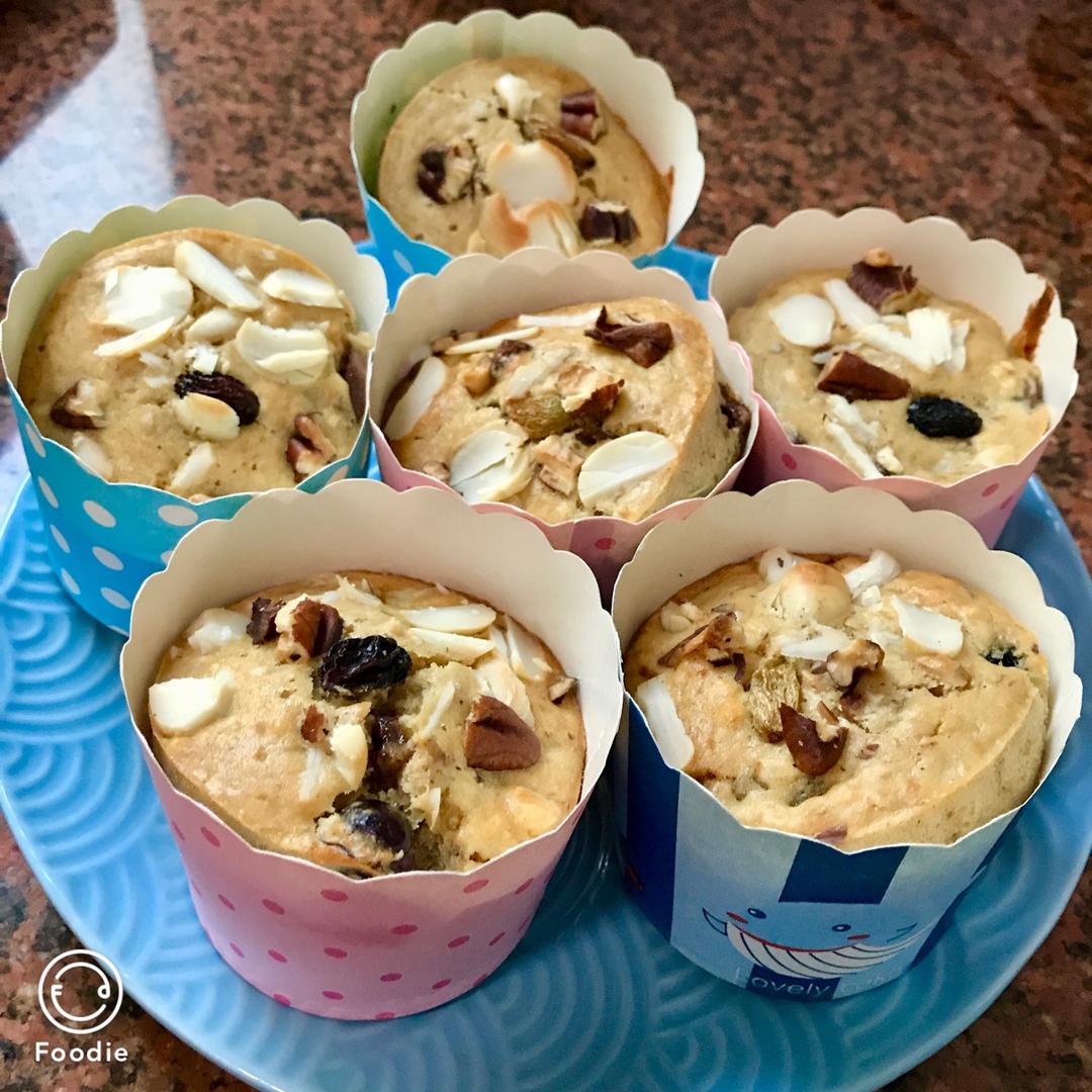 香蕉核桃麦芬 （超级湿润）恐糖者请绕行 谢谢