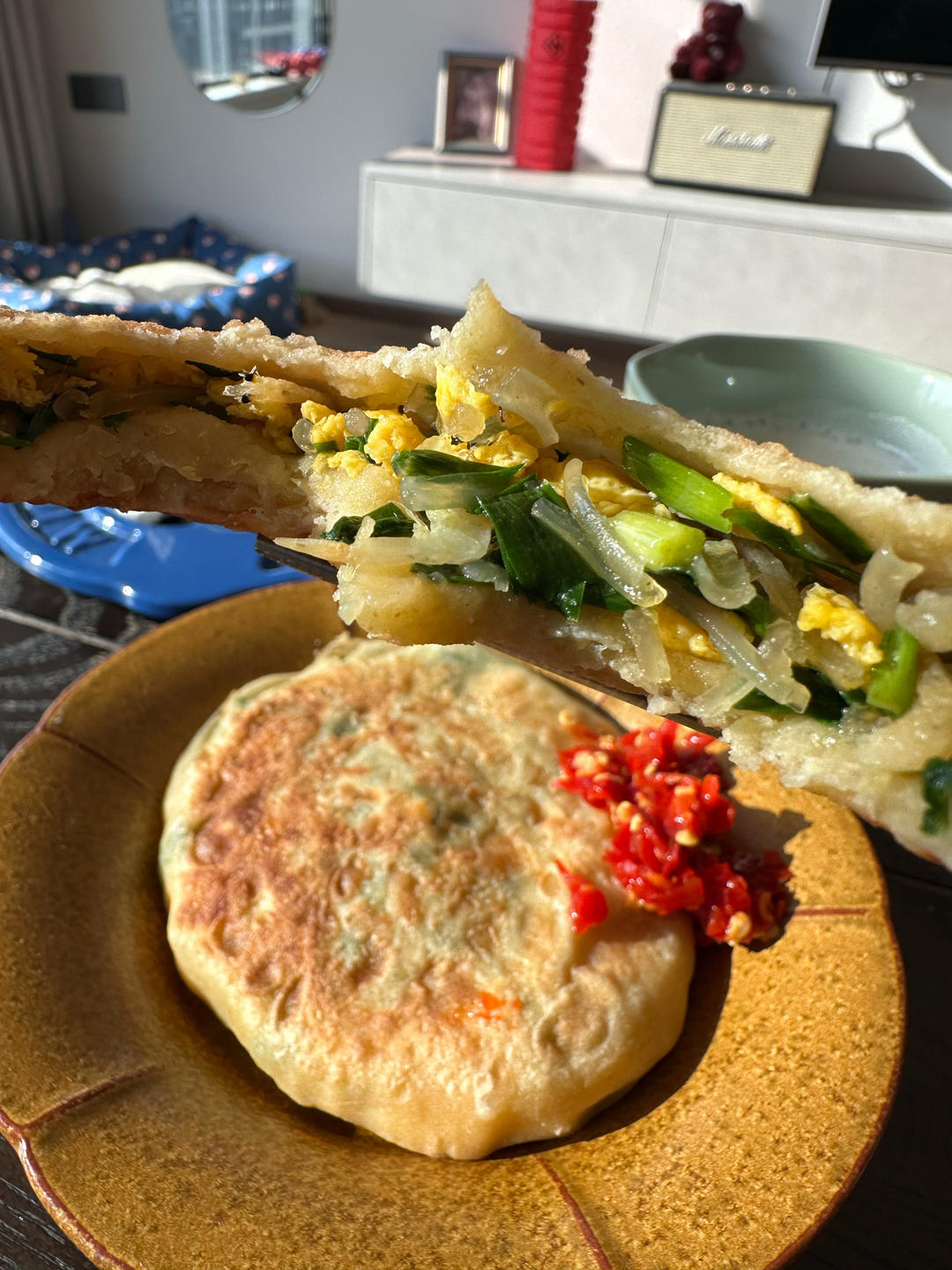 不用揉面，不用擀皮的韭菜鸡蛋发面馅饼