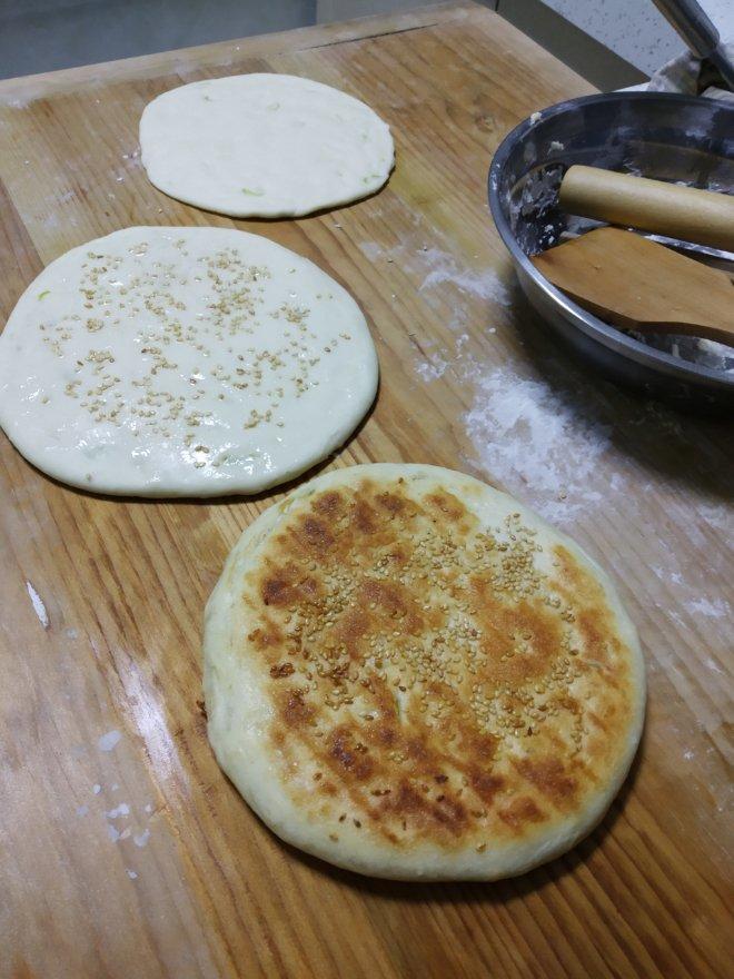 发面版葱油饼