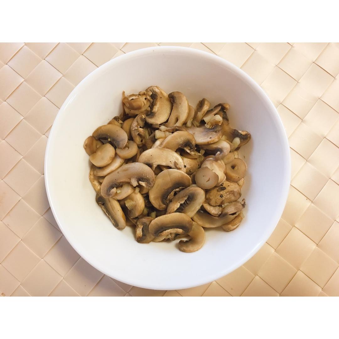 主厨炒蘑菇