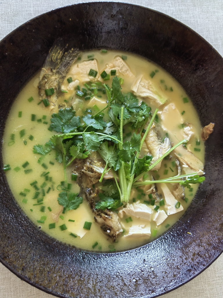 简单易做——黄骨鱼豆腐汤的做法
