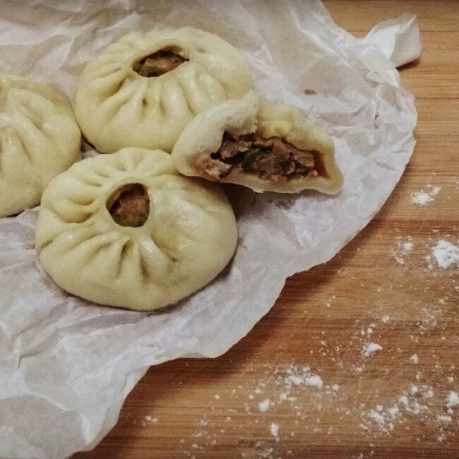 鲜美多汁的洋葱牛肉包子