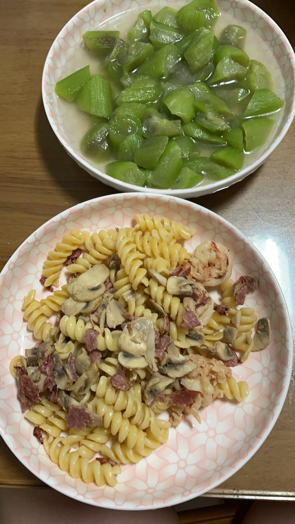 超快手低卡白酱蘑菇鲜虾意面