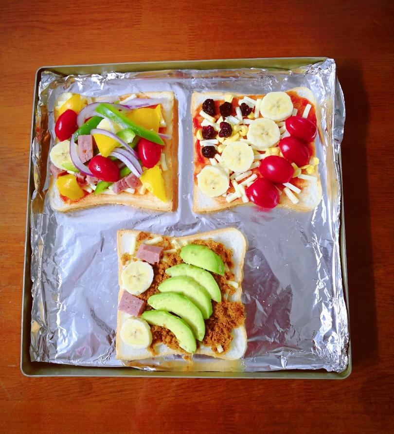 快手早餐～水果吐司小披萨