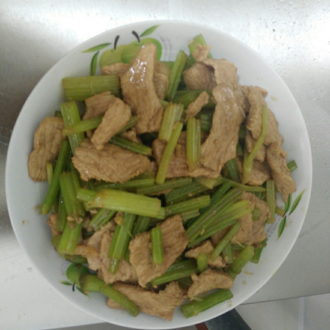 芹菜炒肉