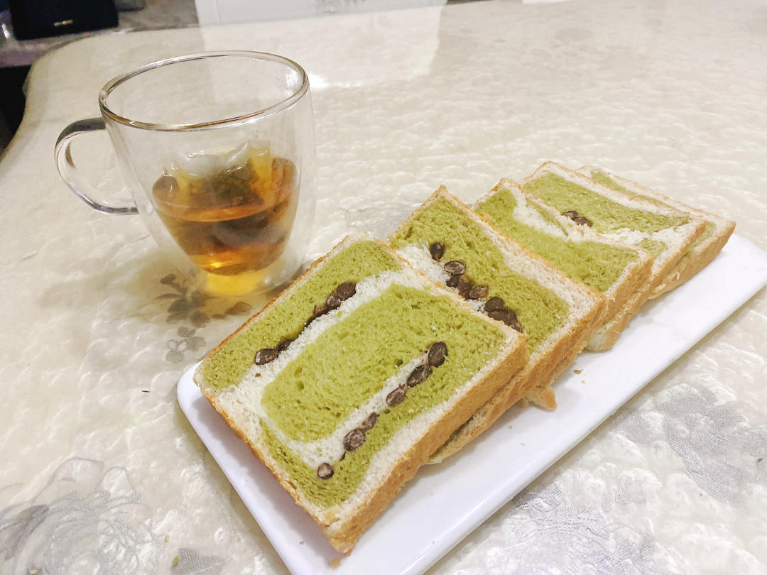 清香柔软的抹茶红豆吐司