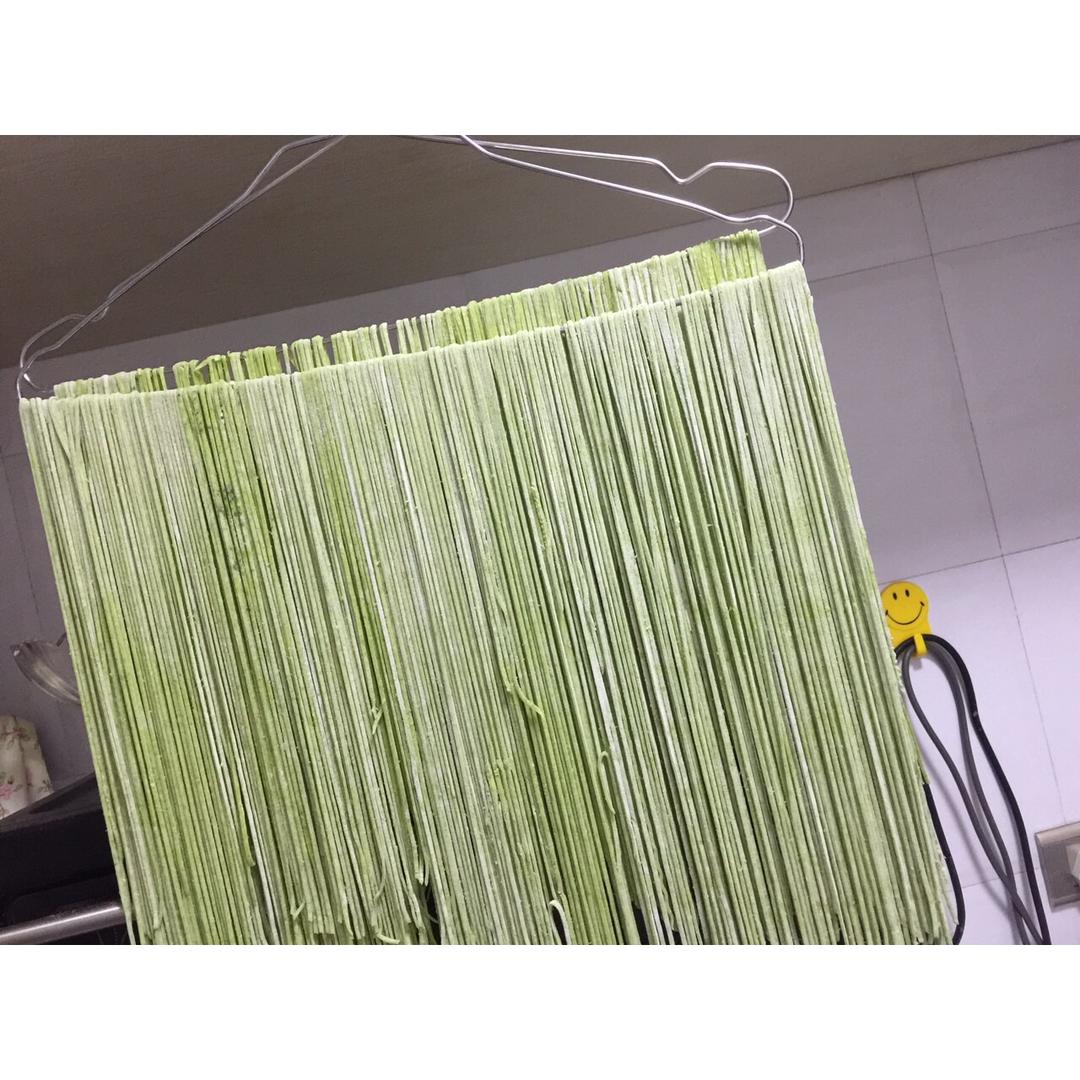 自制纯天然蔬菜汁彩色面条