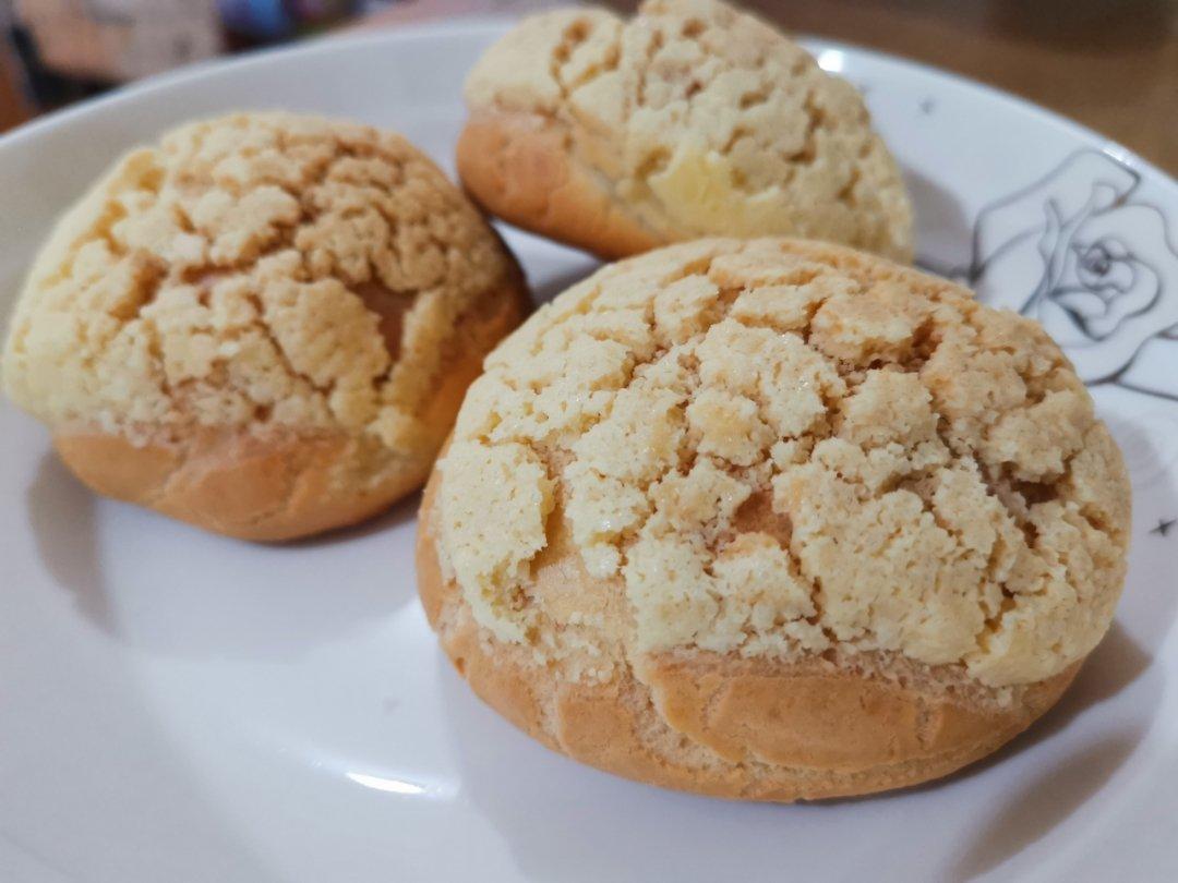 好吃到炸裂的港式菠萝包（附带制作酥皮的小视频）
