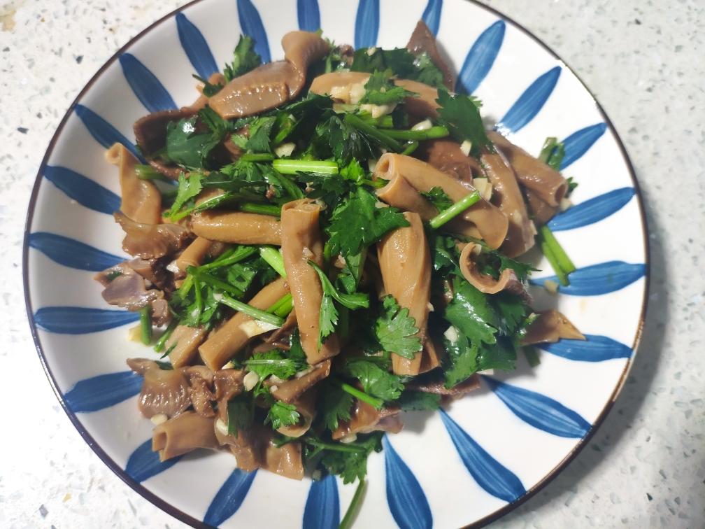 凉拌鸭胗带的做法