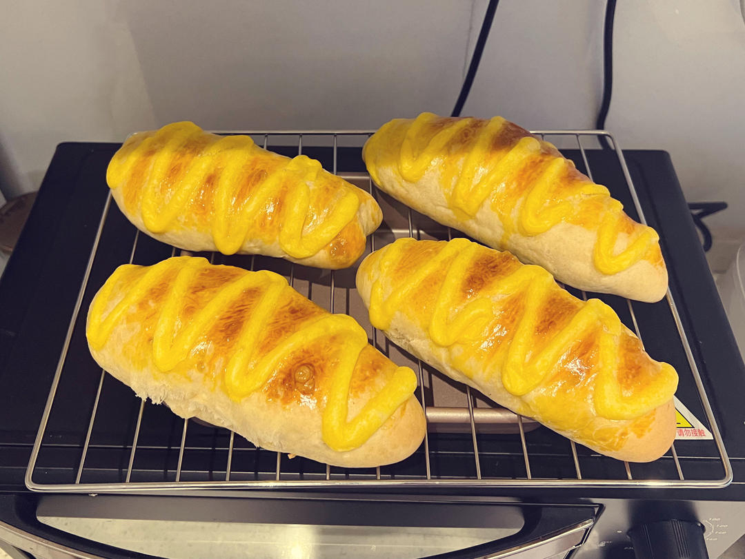 面包房里最受欢迎的毛毛虫面包