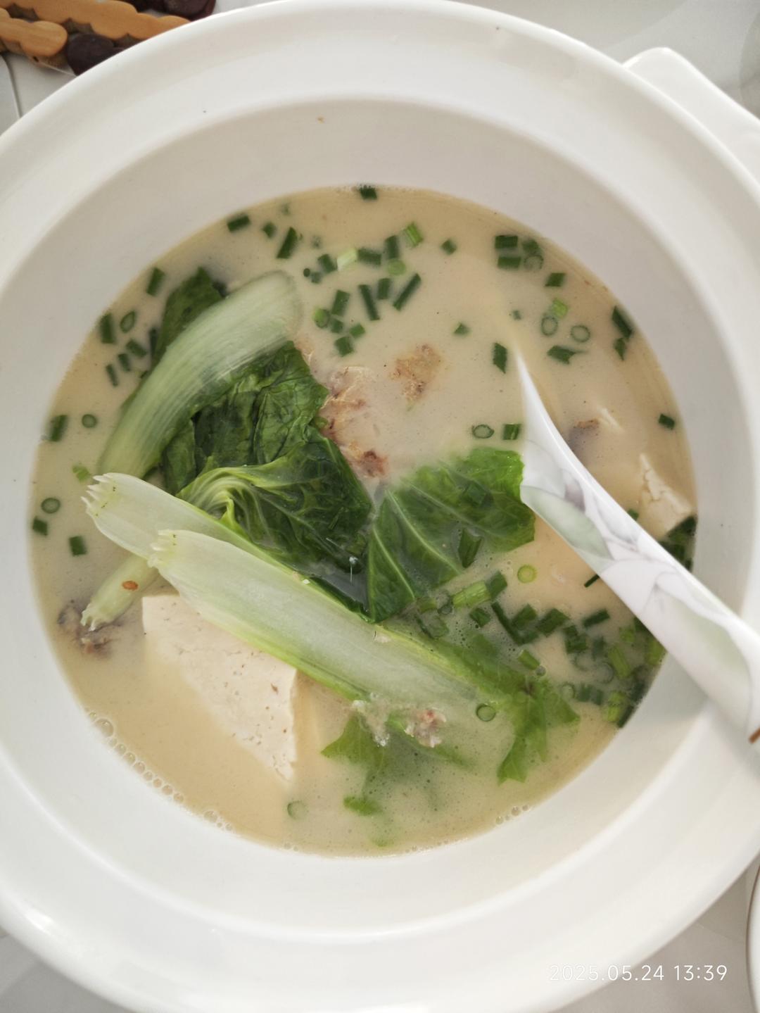 奶白鲫鱼豆腐汤|一条鱼最后的温柔