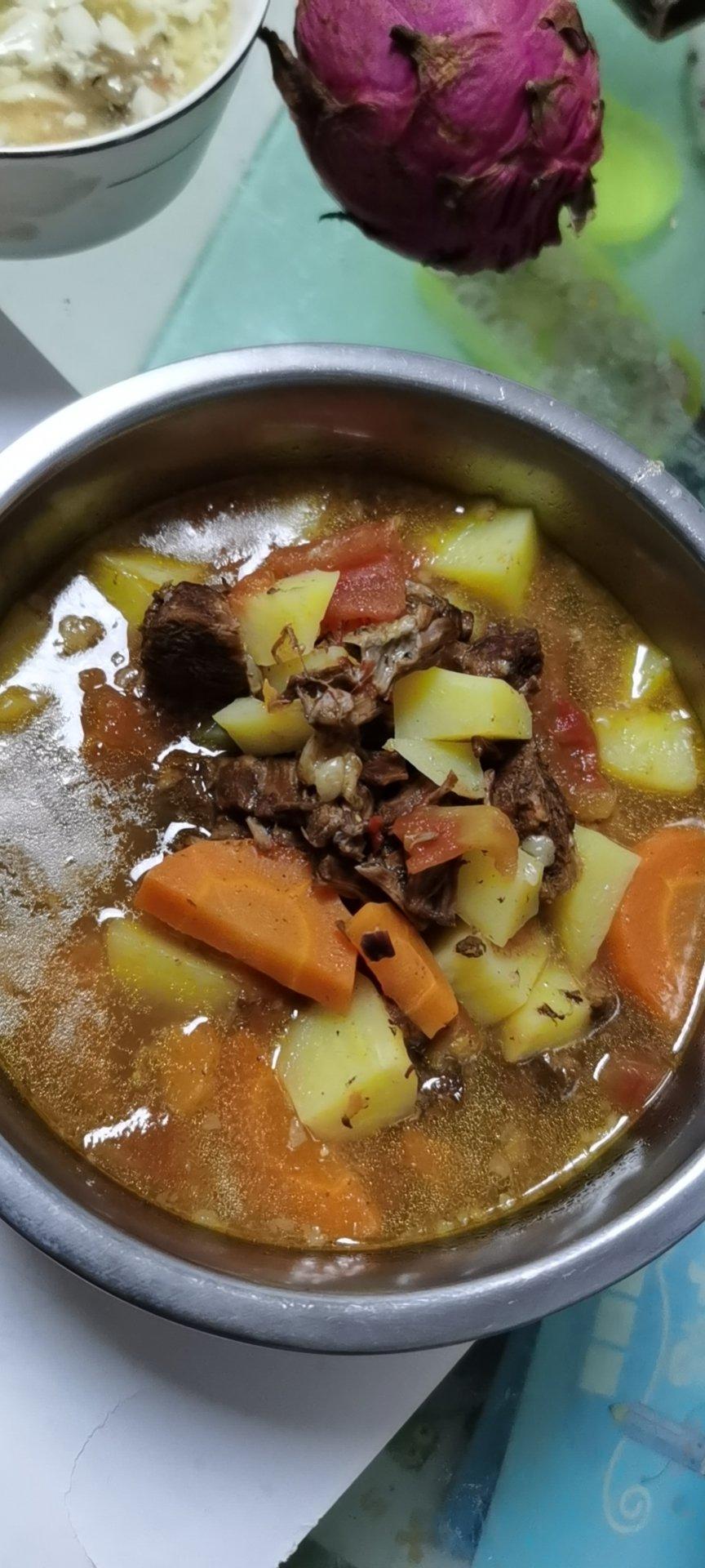 潘多拉之初心做的无水高压锅炖牛肉