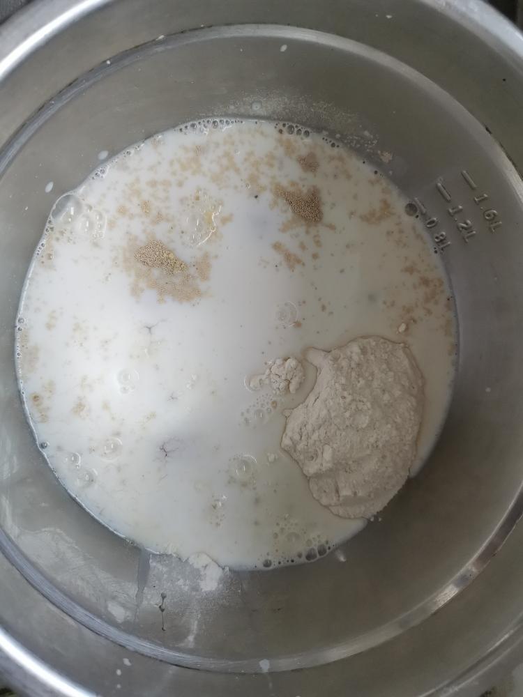 纯奶手撕吐司的做法 步骤1