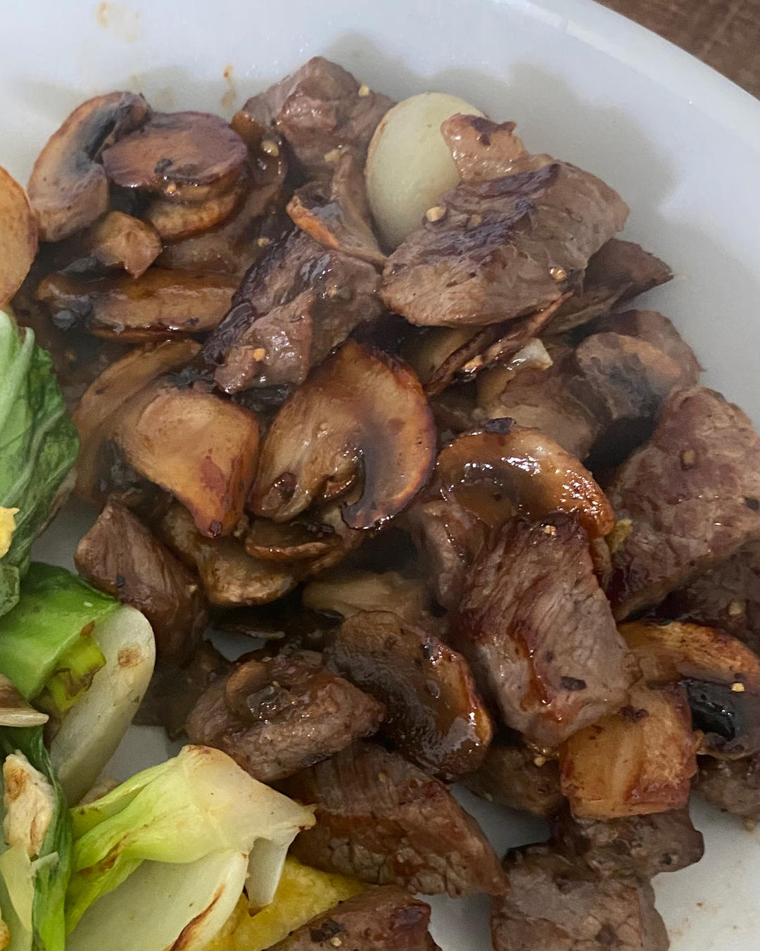 蒜香口菇牛肉粒